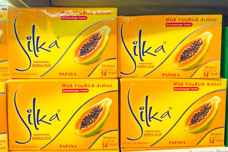 スーパーマーケット内のSilkaの固形石鹸