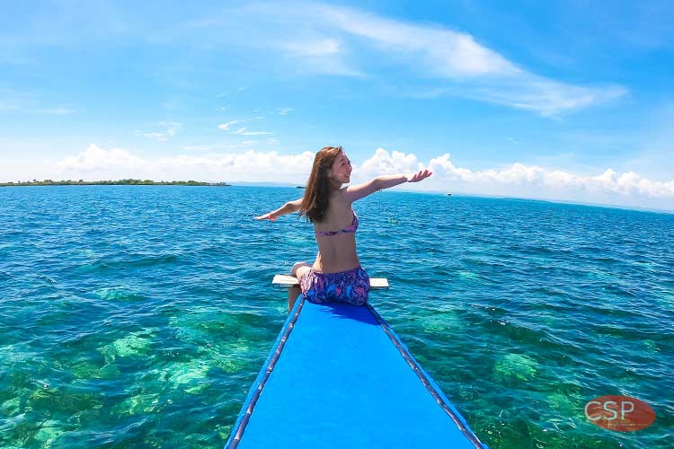  フィリピン伝統式のバンカーボートに乗ってセブ島の海を満喫